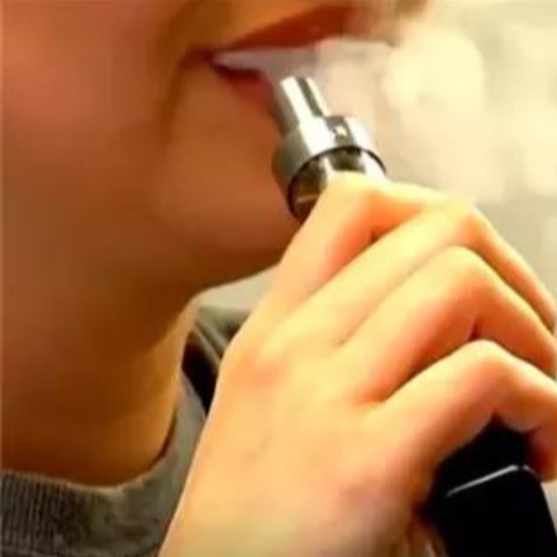 호주 에 서 는 니코틴 이 함 유 된 전자 담 배 를 합 법화 하고 있 지만 약국 에서 만 살 수 있 습 니 다!